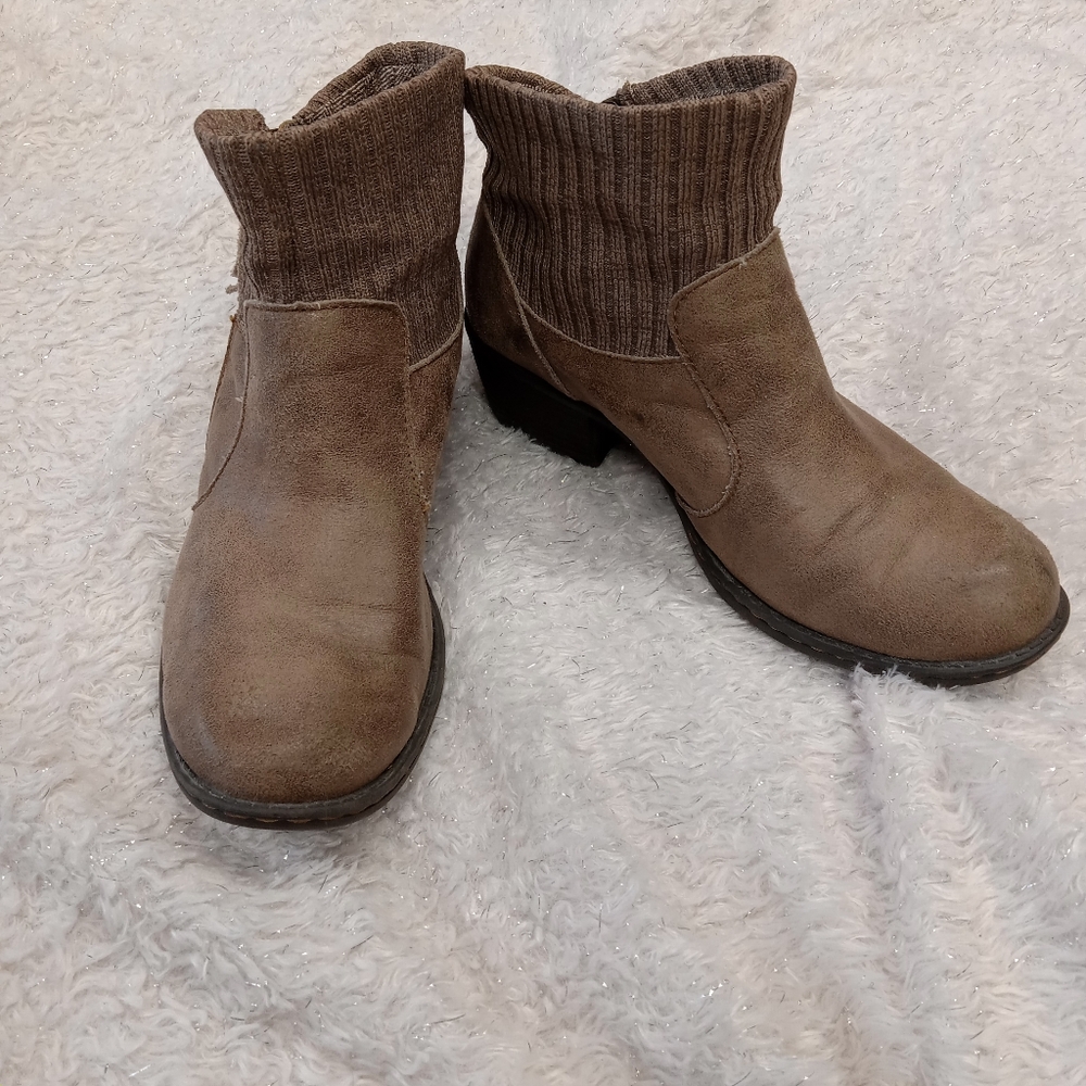 BOC Taupe Bendell Sweater Cuff Ankle Booties size 7M - Picture 1 of 6